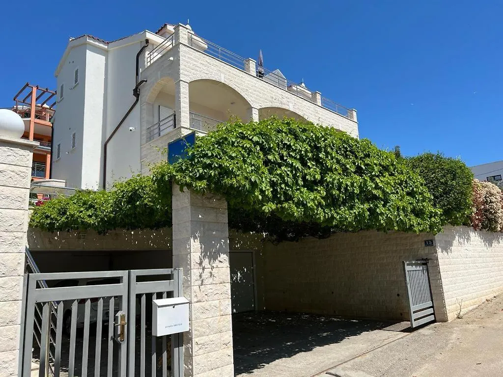 Villa Marta Apartmani Trogir 0*,  Croatia